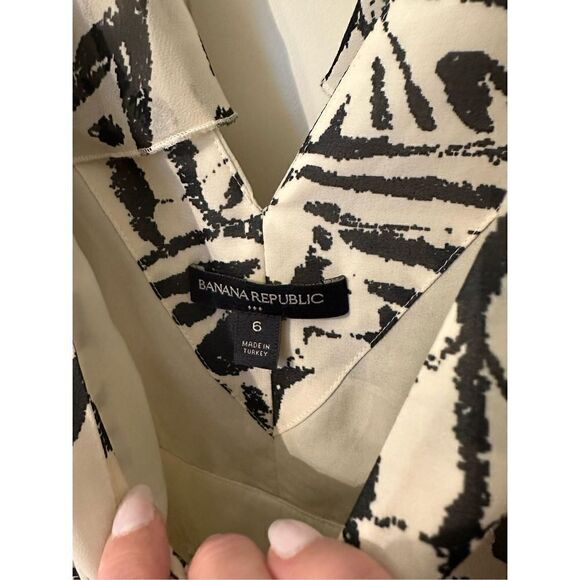 NWOT Banana Republic Black/White Printed Ruffle Sleeve Maxi Dress - Size 6 - 629 - Picture 8 of 12